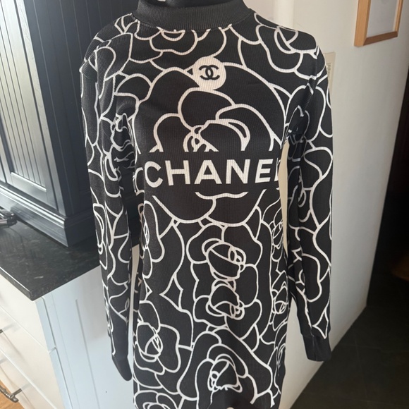 CHANEL WOMEN'S SIZE SMALL DRESS NWT - Picture 1 of 10